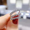 Klusterringar Moissanite Eternity Ring 0 7 CT D Color VVS1 Clarity Platinum Plated 925 Sterling Silver Wedding Band Engagement304h