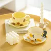 Super schattig Ins handgeknede koffiekop en schotel Creatief met de hand geschilderd Afternoon Tea-pak met schotel Girl Style Flower Tea Cup 240304