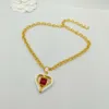 2023 Collier pendentif en forme de coeur de charme de qualité de luxe avec diamant rouge en plaqué or 18 carats avec boîte de timbre PS7520A216N