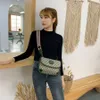 2023 Väskor Outlet Online Sole av Designer New Women's Bag Fashion Simple Single Shoulder Messenger Bag Head Purse290e