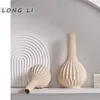 Vasi in ceramica bianca con semplici ornamenti di fiori secchi per soggiorno, decorazioni per la casa, vasi decorativi moderni 240306