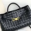 Sac sous bras Venetas Crossbody New Large Grand Designer Bodet en cuir haut de gamme Bottegs One épaule à l'est / Ouest avec une fille tissée portable Sacs ANDIAMO OTDQ