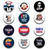 Ny 228inch 58mm Donald Trump 2024 Jag kommer att vara tillbaka pinback -knappar Badge Pin Button Medal Bag Kläddekoration America Presiden3801143