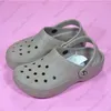 Classic Clog Designer Sandali scarpe per bambini Pantofole da spiaggia da donna per uomo Scivoli impermeabili Scarpe da esterno nere per pantofole da allattamento