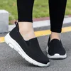 912 Buty Walking Mesh Menów dla kobiet wiosna letnie sport na świeżym powietrzu mieszkania czarne oddychające trampki rozmiar 36-45 230