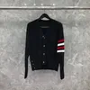 Camisolas masculinas Mulheres V-Pescoço Cardigan Camisola Com Bolso Outono-Inverno 4 Barras-Strips Moda Botão Manga Longa Casacos de Malha