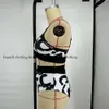 女性デザイナーの水着のためのスイムスーツ