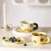 Super schattig Ins handgeknede koffiekop en schotel Creatief met de hand geschilderd Afternoon Tea-pak met schotel Girl Style Flower Tea Cup 240304