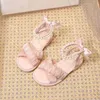 Girls Buty Sandały 2024 Summer Childrens Miękkie buty dla dużych dzieci żeńskie dziecko High Heels Fairy 240301