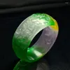 Bangle Nature Un braccialetto di giada birmana verde ghiaccio alto e giadeite certificato da 61 mm