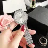 Foss Kostenloser Versand 2024 Modemarke Frauen Mädchen Stil Zifferblatt Metall Stahlband Quarz-Armbanduhr 09