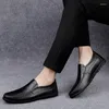 Sapatos casuais marca masculina moda mocassins macios lazer mocassins deslizamento na condução preto vermelho homem preguiçoso