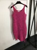 Knit designer klänning för lång t -shirt kvinnors kläder sommar casual lady bodycon ärmlös bomullstickande brev smal passform sexig mode