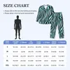 Vêtements de nuit pour hommes Zebra Stripe Turquoise Sarcelle Pyjama Set Spring Animal Print Chambre à coucher à la mode Hommes Deux pièces Vintage Oversize Nightwear