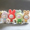 2024 Mignon Légume Elf Lapin En Peluche Porte-clés Pendentif Véritable Poupée De Dessin Animé Japonais Couple Pendentif Jouets En Peluche Cadeau Enfant Apprentissage Surprise