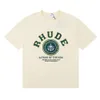 Rhude T-shirt est une marque à la mode de T-shirts S-XL pour hommes et femmes, comprenant de luxueux T-shirts haut de gamme imprimés de lettres et des manches courtes.