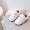 Chaussures en cuir pour bébés, baskets pour enfants en bas âge, pieds nus, semelle souple blanche, Tennis d'extérieur, à la mode, pour petits garçons, 240220