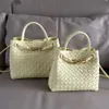 Sacchetti grandi 2024 Capacità spalla borsetta bottegs tote fibbia veneeta andamo designer corda in pelle femmina una borsa in metallo in metallo intrecciato cros lady 8qkv