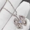 Naszyjnik designerski Vancf Naszyjnik luksus Diamond Agat 18K Gold V Gold Clover Clover Full Diamentowy naszyjnik z lekkim luksusowym modnym i zaawansowanym zmysłem