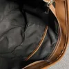 Viviennes Westwoods 스웨이드 가방 방황하는 어깨 어깨 어깨 거대 용량 토트 백