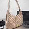 Nuova borsa di design di alta qualità Borsa sotto le ascelle moda borsa a tracolla bronzer Accessori in metallo Logo classico Design di apertura e chiusura con fibbia a gancio Borsa in pelle di mucca