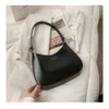 Factory Handbag Wholesale and Retail Womens Bag 2024 Spring New Edition Simple Fashion One Shoulder Underarm