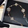 18k designer lyxarmband högkvalitativt klassiska modesmycken justerbar armband charm guld pläterad för kvinnors förlovningsfest armband gåva