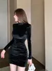 Robe Pleuche noire Sexy à col mi-haut pour femmes, automne/hiver, coupe cintrée, plissée, enveloppée sur les hanches, Mini240311