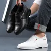 Zapatos informales para Hombre, Zapatillas ligeras de cuero PU, zapatos transpirables, Tenis blancos planos para Hombre