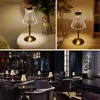 Lampy odcienie nowoczesne kreatywne biurko metalowy mała książka lekka nordycka minimalistyczna barka barowa lampa hotelowy restauracja restauracja lampa stołowa L240311