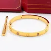 24ss Bangle Top Designer Moda Luxo Jóias Pulseiras 18K Rose Gold Silver Steel Diamond Bangles para