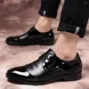 Торговые туфли 43-44 Италия Свадебный мужчина мужчина, одетая осень для мужчин, кроссовки Sports Super предлагает тип-стрит