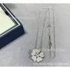 Desginer Chopard Jewelry High Version Five Heart Blütenblatt Dynamic Diamond Halskette für weibliche Xiao Jian Diamond Corolla Herz Anhänger mit 18K Colarbone Cha
