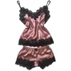 2018 pijamas femininos babydoll lingerie sexy conjunto de pijama de cetim preto renda com decote em v pijamas sem mangas bonito cami topo e sho258m