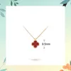 Designer Pendant Necklace Sweet Love Vanca Jade Clover Necklace For Womens Luxury Small and Popular 18K Rose Gold Lucky Grass Collar Chain ODKQ