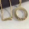 Colares de pingente colar de amor grande para mulheres designer para homem banhado a ouro 18K T0P qualidade moda estilo clássico presente de jóias para namorada com caixa 008 L240315