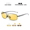 Lunettes de soleil lioumo alliage de haute qualité hommes polarisés polarisés Pochromic Night Vison Goggle Chameleon Driving Lunes pour femmes Zonnebril