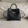 Sac à bandoulière en corde classique Bveneta Totes Sacs Bottegaas 2024 Nouveau métal Andiamo boucle en cuir tissé un fourre-tout portable dame femme grande capacité MLCD