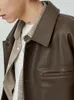 Mauroicardi Spring Autumn Krótkie Brązowe Brązowe Czarne Miękkie Kurtki ze sztucznej skóry dla mężczyzn Pockets Długie rękaw Koreańska moda 240305