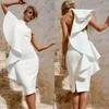 Seksi Arapça Yüksek Boyun Beyaz Kokteyl Elbiseleri Yıkım Diz Uzunluğu 2022 Moda Ruffles Kılıf Akşam Palyaçları Kısa Güzel Kadın Pa271s