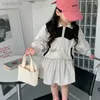 Ensembles de vêtements Ensembles de vêtements portent des enfants contraste manteau de baseball + jupe courte style occidental survêtement de sport fille vêtements ensemble tenue 2y-6y ldd240311