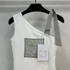 24 Dames Designer T-shirt Designer Tops met letters Geborduurd katoenjersey T-shirt Meisjes Milan Runway Crop Tops Merkontwerper Pullover Uitloper Shirts Vest Hemdje