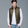 Mäns västar Autumn Winter Ultra-Light White Duck Down Vest Män utomhus kort smal passform Windbreakers Warm Waistcoat Lightweight Mens