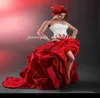 ヴィンテージセクシーなウェディングドレスハイロールドショートフロントロングバックプラスサイズ白と赤のブライダルガウンHS402363045