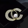 Luxurys Designer Brand Letter Brooches 18K Gold Plated Inlay Crystal Rhinestone Jewelry Brooch Charm Pearl Pin Marry Christmas Party Gift Accessorie