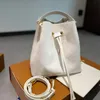 Bolso de mujer de moda caliente Diseñador de lujo Clásico Estampado de flores antiguas Bolso de cubo multicolor de cuero de grano Bolso cruzado de hombro Sin caja