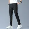 Pantalones informales ajustados para hombre, pantalones rectos clásicos y ligeros para correr de algodón transpirable, color caqui sólido de negocios 240315