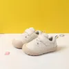 Chaussures de marche pour bébé garçon et fille semelles souples antidérapantes chaussures de sport décontractées pour enfants chaussures de bébé respirantes en maille accessoires pour bébé 240229