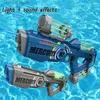 Gun Toys Leuchtende elektrische Wasserpistole Vollautomatische Dauerfeuer-Wasserpistole Interaktives Wasserspritzen Kinderspielzeug L240311