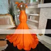 Elegant Orange Mermaid Prom Dresses With Feathers 2024 Black Girls Pärled Crystal Gala Met Party Gown Sexig Formal Evening Dress